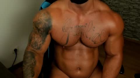 Snapshot of jaxonhunk chatting on July 19, 2:48 am JaxonHunk online show from July 19, 2:48 am