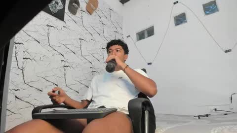 Snapshot of jay_aalvarez chatting on February 8, 11:13 am Jay online show from February 8, 11:13 am