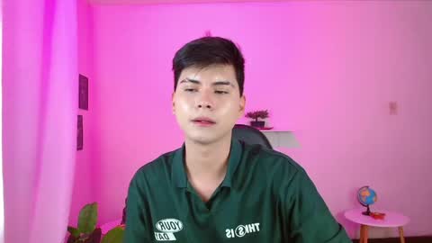 Snapshot of jay_cum18 chatting on May 22, 1:39 pm Jay online show from May 22, 1:39 pm