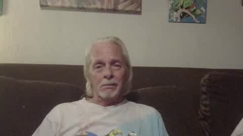 Snapshot of jay_jay1475 chatting on May 15, 3:24 am jay-jay1475 online show from May 15, 3:24 am