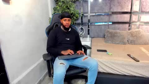 Snapshot of jay_jhonson chatting on February 5, 3:33 am jay jhonson online show from February 5, 3:33 am