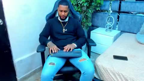 Snapshot of jay_jhonson chatting on February 20, 4:09 am jay jhonson online show from February 20, 4:09 am