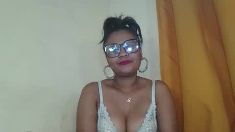 Snapshot of jayah69 chatting on February 15, 2:41 am jayah69 online show from February 15, 2:41 am
