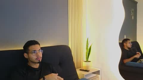 Snapshot of jaybrown_1 chatting on October 13, 4:34 am Jay online show from October 13, 4:34 am