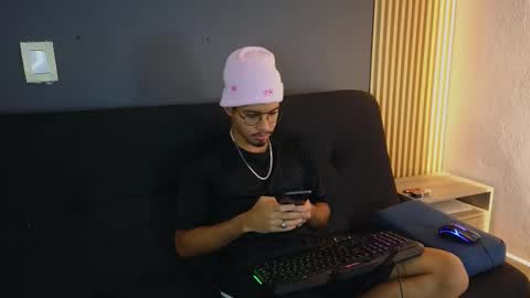 Snapshot of jaybrown_1 chatting on October 17, 3:20 am Jay online show from October 17, 3:20 am