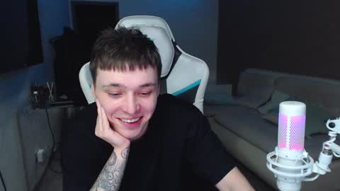 Snapshot of jayce_icestone chatting on December 18, 5:00 pm Jayce online show from December 18, 5:00 pm