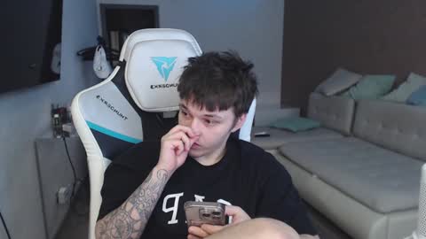 Snapshot of jayce_icestone chatting on February 8, 8:20 am Jayce online show from February 8, 8:20 am