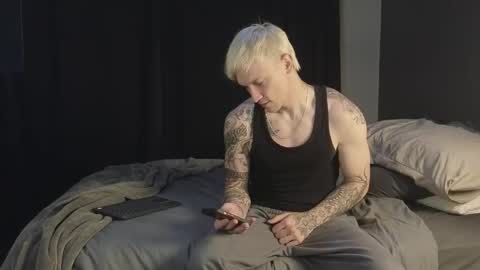 THE HOUSE online show from November 5, 11:05 pm