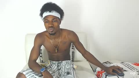 Snapshot of jaycolinss chatting on January 27, 1:48 am jaycollins online show from January 27, 1:48 am