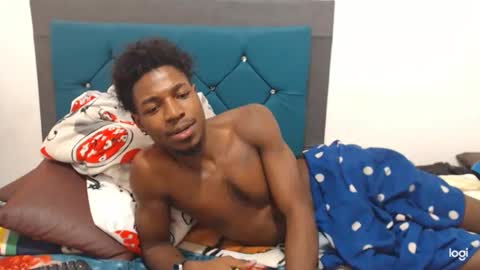 Snapshot of jaycolinss chatting on February 24, 12:30 am jaycollins online show from February 24, 12:30 am