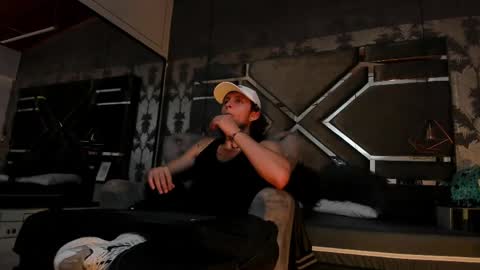 Snapshot of jaytaylorr chatting on April 23, 12:29 pm Jay Taylor online show from April 23, 12:29 pm