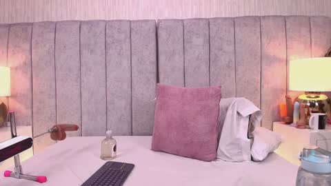 Jazmin online show from March 18, 10:02 pm