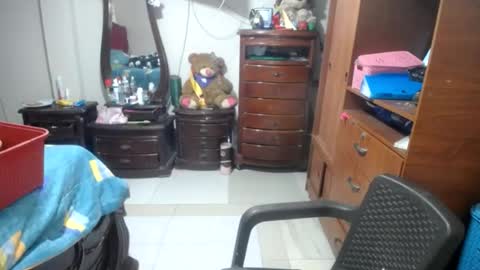 Snapshot of jazmin_rios chatting on July 8, 12:20 pm jazmim online show from July 8, 12:20 pm
