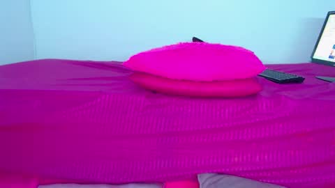 jazmin online show from March 1, 2:13 am