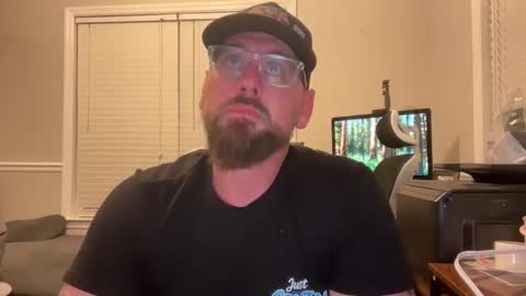Snapshot of jazmine_jr_cruz chatting on May 2, 12:37 am jazmine_jr_cruz online show from May 2, 12:37 am