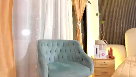 Snapshot of jazminn_01 chatting on July 13, 5:10 am Jazmin online show from July 13, 5:10 am