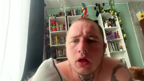 mymomleftmesoilikeitinthe online show from July 16, 1:55 am
