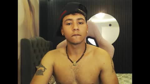 jbarto_ online show from April 27, 1:31 pm