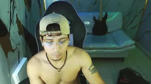 jbarto_ online show from May 25, 3:01 am