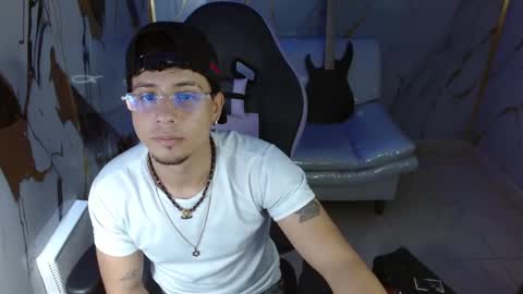jbarto_ online show from May 26, 6:04 pm
