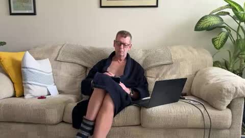 Snapshot of jcar57 chatting on December 5, 10:57 am Jon online show from December 5, 10:57 am