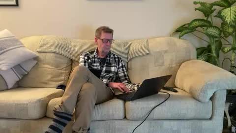 Snapshot of jcar57 chatting on January 5, 5:27 pm Jon online show from January 5, 5:27 pm