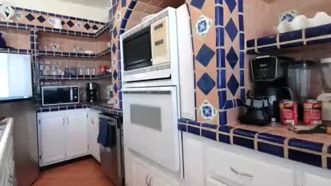 JCcurves online show from January 9, 6:36 pm