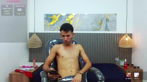 jdwhite18 online show from March 10, 3:55 am