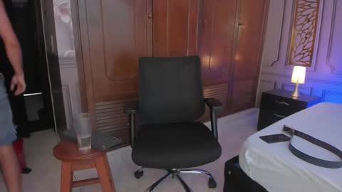 Snapshot of jealous_alfer chatting on February 21, 9:38 pm Alfer online show from February 21, 9:38 pm