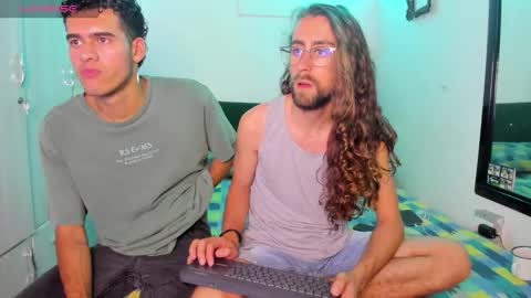 Snapshot of jean_and_paulxl chatting on March 1, 9:39 pm JEAN PAUL online show from March 1, 9:39 pm