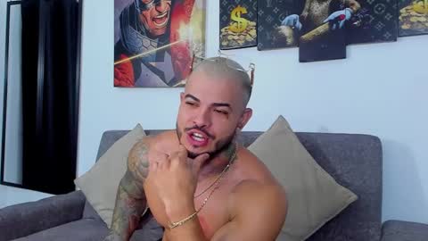 Snapshot of jean_lopez chatting on March 10, 3:23 am Jean axelcrow Modelo Independiente online show from March 10, 3:23 am