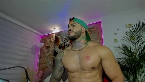 Snapshot of jean_lopez chatting on April 29, 6:17 am Jean axelcrow Modelo Independiente online show from April 29, 6:17 am