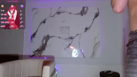 Snapshot of jean_martiiinez chatting on February 22, 2:48 pm Jean and Axel online show from February 22, 2:48 pm