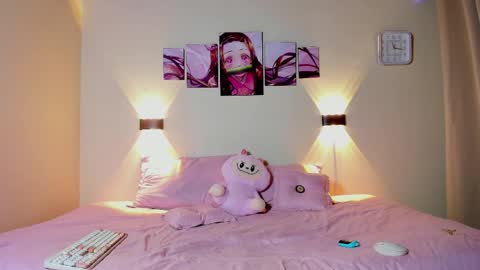 jean_pool18 online show from May 15, 11:45 pm