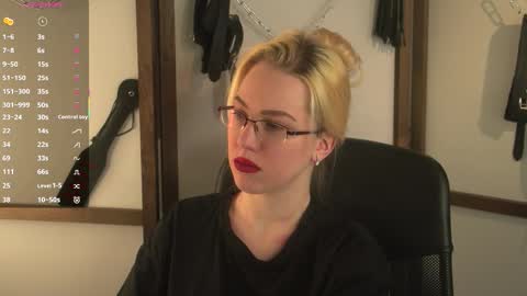 Snapshot of jeancoleex chatting on October 9, 6:44 am Jean online show from October 9, 6:44 am