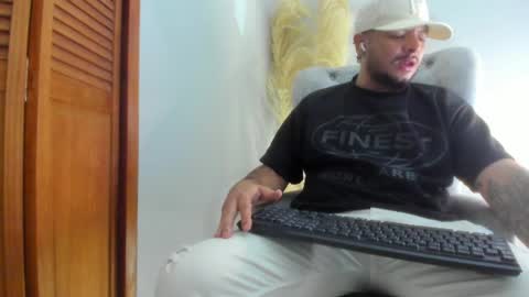 Jean alex  online show from June 26, 2:05 am
