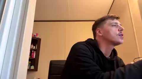 Snapshot of jedibrad11 chatting on November 5, 2:39 pm JediBrad online show from November 5, 2:39 pm