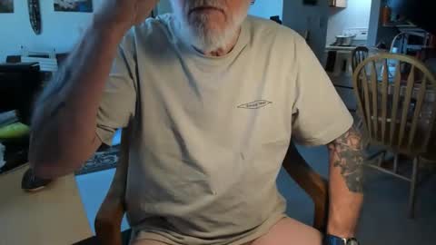 Snapshot of jeepman56 chatting on April 20, 8:43 pm jeepman56 online show from April 20, 8:43 pm