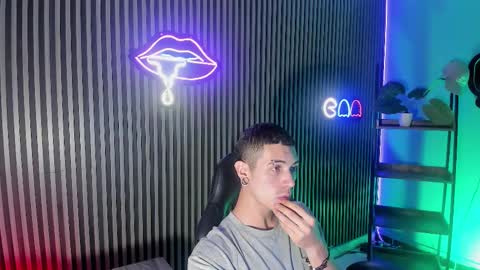 Snapshot of jefer_rick chatting on December 15, 12:53 pm Jeff online show from December 15, 12:53 pm