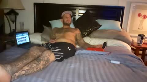 Snapshot of jeffersonjason438 chatting on November 16, 3:23 am Doingitright online show from November 16, 3:23 am