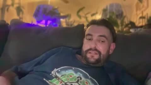 Guy Jones online show from December 19, 12:34 pm