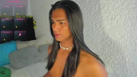 Snapshot of jem_roses3 chatting on January 19, 3:39 am jem roses3 online show from January 19, 3:39 am