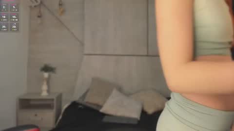 Snapshot of jenaa_ chatting on June 17, 12:40 pm JEENA online show from June 17, 12:40 pm