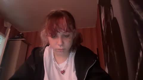 Snapshot of jenaehaby chatting on July 1, 7:32 am Jessica online show from July 1, 7:32 am