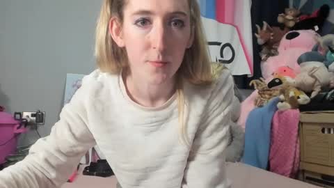Snapshot of jenbydoll chatting on January 6, 9:43 pm JenbyDoll online show from January 6, 9:43 pm