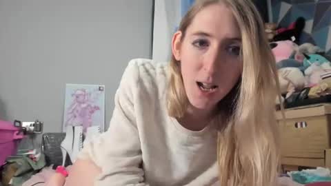 Snapshot of jenbydoll chatting on January 7, 9:14 pm JenbyDoll online show from January 7, 9:14 pm