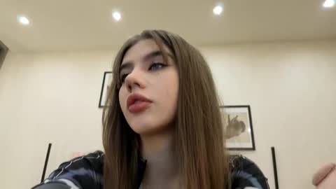 Dolly online show from April 15, 1:29 pm