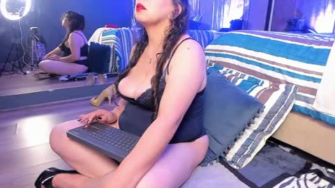Snapshot of jenifer_cruz chatting on May 3, 5:35 am jenifer_cruz online show from May 3, 5:35 am