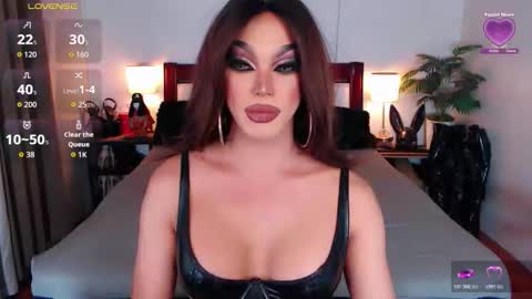 Queen Jenifer online show from March 19, 7:45 am