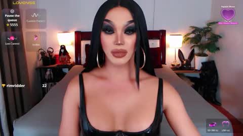 Queen Jenifer online show from March 25, 9:32 pm